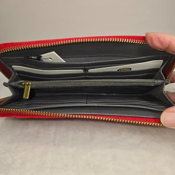 FOSSIL Issue No. 1951 Clutch Wallet Wristlet Leather New with tags Red - Picture 2 of 7